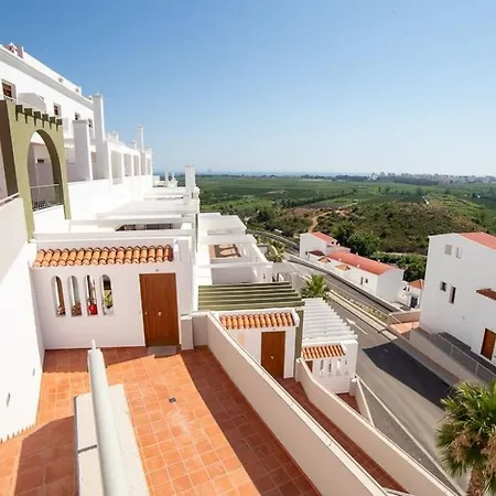 Spacious 2-bedroom, 2-bath With Spectacular Views