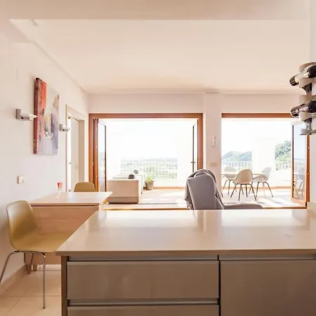 Spacious 2-bedroom, 2-bath With Spectacular Views Jeresa
