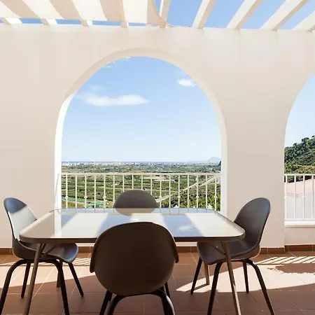 Spacious 2-bedroom, 2-bath With Spectacular Views