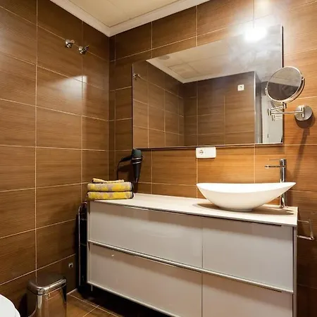 Spacious 2-bedroom, 2-bath With Spectacular Views Jeresa