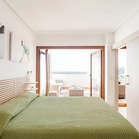 Spacious 2-bedroom, 2-bath With Spectacular Views